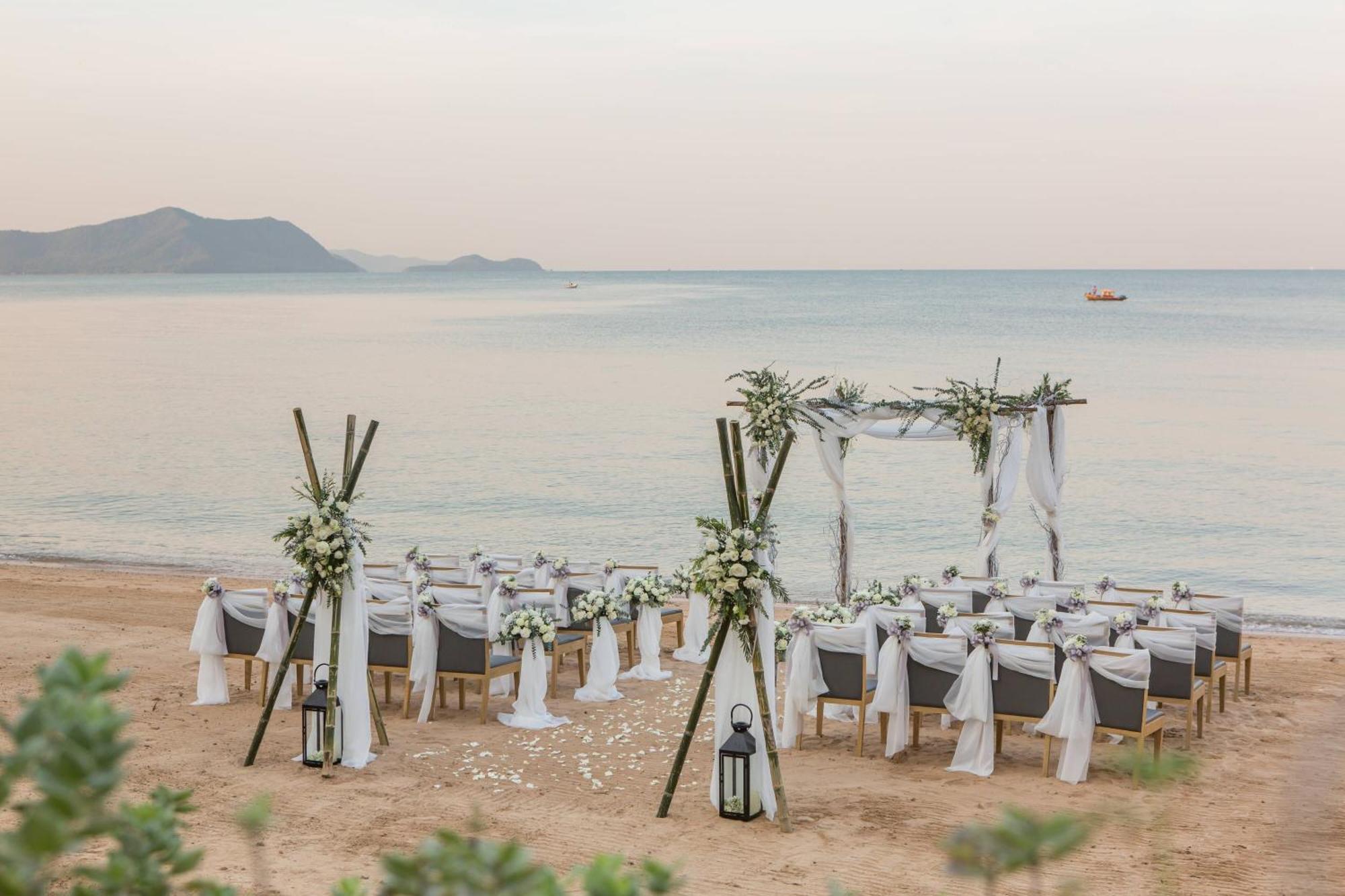 Renaissance Pattaya Resort & Spa Na Chom Thian Buitenkant foto